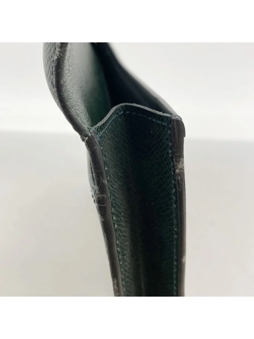 Louis Vuitton Clutch Taiga Volga Epi Sear